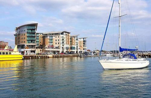 Reflections - Balcony Views of Poole Harbour - Photo 28