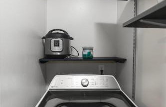 Newly Renovated, Dog Friendly, Stocked Kitchen - Foto 37