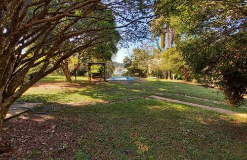 Casa de campo serrana, alegre e com piscina - Foto 15