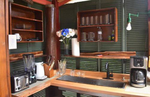 The Red Cottage and Hawaiian Pond Garden Paradise! - Foto 25