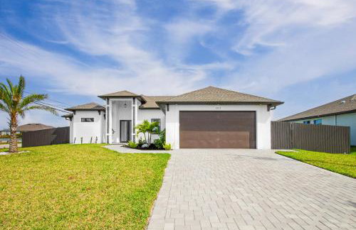 Luxurious Waterfront Home with Heated Pool and Jacuzzi - Foto 33