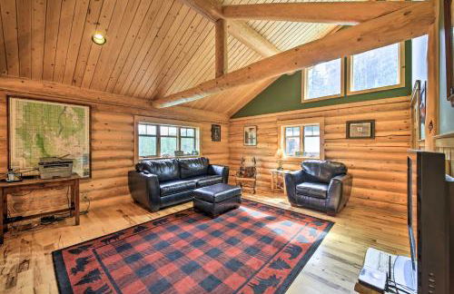 Waterfront Log Home with 95 Acres on Yaak River - Foto 13