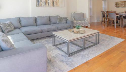 3BR-2BA Townhome TGE Neighborhood ABODEbucks - Foto 3