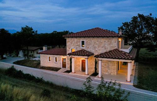 Villa Pietro with a heated Saltwater pool - Photo 17