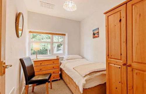 3 Bed in Cemmaes 93080 - Photo 16