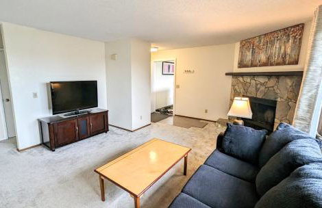 Spacious Downtown 2-bdrm Apartment - Photo 44