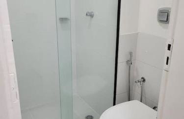 Flat recém-reformado e bem localizado - Foto 25