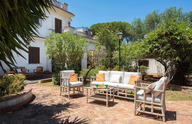 Una Scogliera sul Mare con Piscina by Wonderful Italy - Photo 16