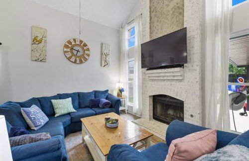 Luxe Family Escape with Games Hot Tub and Yard - Foto 11