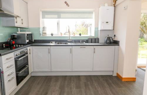 Min-y-rhos - Photo 10