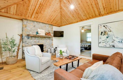 Spacious Home on Beaver Lake with Deck and Fire Pit! - Foto 5