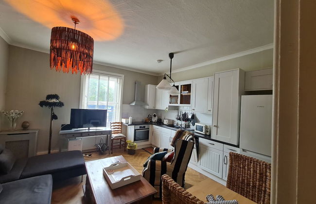 Beautifully Decorated 1-bed Apartment in Sale - Photo 12