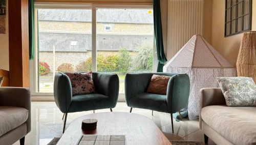 Le So Art, grande maison 4 chambres, terrain de pétanque, grand jardin clos, flipper, babyfoot, jeux Arcade, ping pong,1 km mer, proche golf, Port en Bessin, Bayeux et plages du débarquement, adaptée enfants - Foto 4