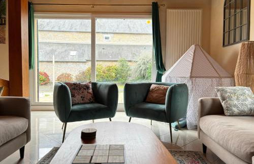 Le So Art, grande maison 4 chambres, terrain de pétanque, grand jardin clos, flipper, babyfoot, jeux Arcade, ping pong,1 km mer, proche golf, Port en Bessin, Bayeux et plages du débarquement, adaptée enfants - Foto 12