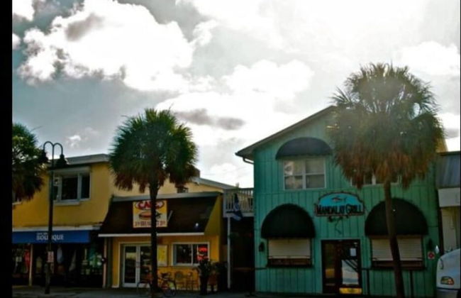 2 Bedroom Waterfront Pool Side! - Foto 45