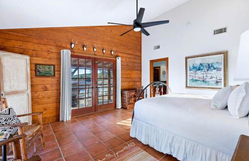 Beautiful Lakeside Rental with Hot-Tub in Igram, Texas, Perfect for Family Glamping Trips - Foto 36