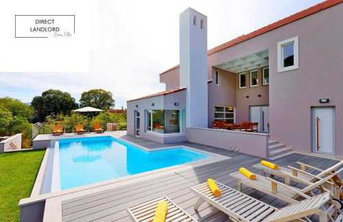 Villa Jure with Heated Pool, Sauna, Tennis Court & Mini Golf - Foto 1