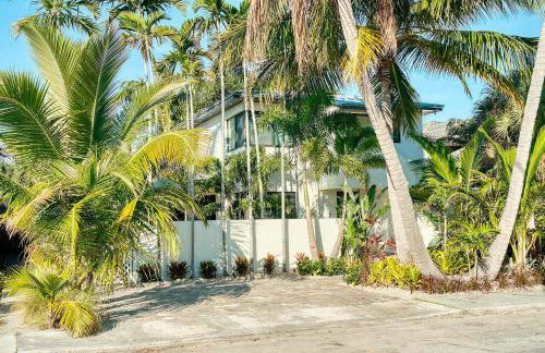 Art Deco Apt w Pool One Mile to Beach Pets Welcome - Foto 2