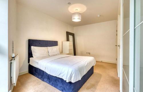 London Dockside Apartment - Photo 6