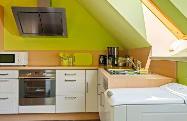 Garden View Apartment in Erzgebirge near Forest - Foto 10