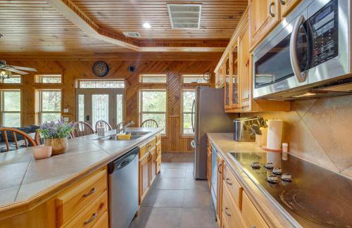 Lake Eufaula Cabin with Hot Tub and Large Deck - Foto 9