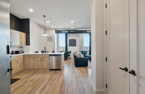 2BR, King Bd, Free Prkn, Gym, NYC View, 8min Train - Foto 35