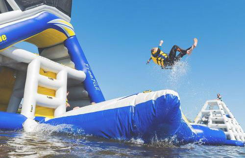 Skylark sleeps 8 private Hot Tub & Dogs welcome Nr Padstow, Resort Pool Bar & Watersports - Foto 30