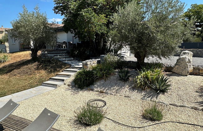 Attractive Holiday Home With Private Pool - Photo 40