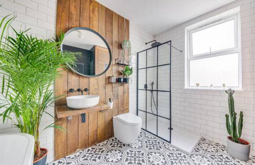 Boho Beach House Hot Tub, 3 Bedroom - Foto 17