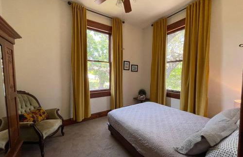 Large Historical Home for Groups Walk to Downtown! - Foto 22