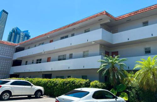 Sunny Isles Apartments by MiaRentals - Photo 28