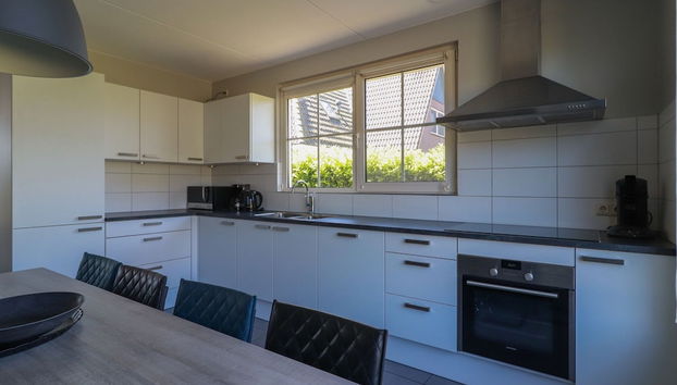 Villa With Whirlpool and Sauna in Makkum - Foto 5, Cucina privata
