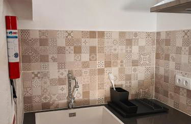 Cá Ficamos - T1 Hortacasa Portugal - Foto 9