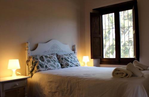 Masia de San Juan - castillo con piscina en plena Sierra Calderona - Photo 13