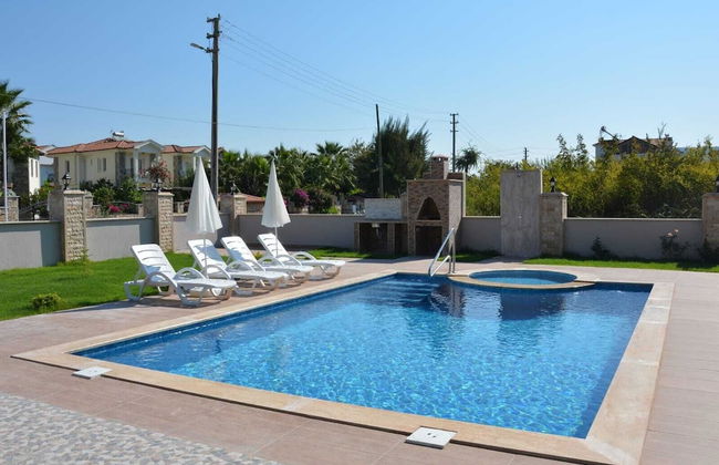 Stunning 4-bed Villa Konak Private & Pool - Photo 14