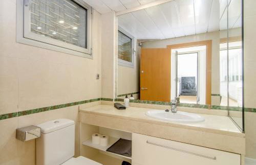 Duplex vistas mar con piscina - Photo 9