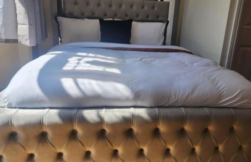 Glams Victoria apartment - Photo 22