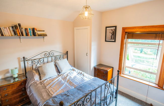 Windsor Apartment with Parking - Foto 4