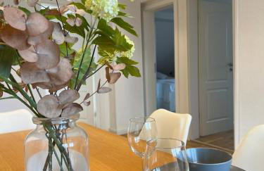 Schöne Altbauwohnung mit großer Dachterrasse für bis zu 8 Personen - Foto 3