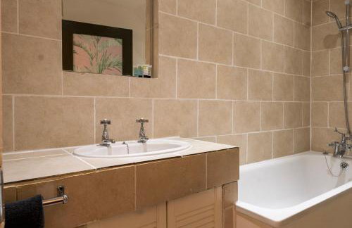 5C- Stylish Urban Retreat - Spacious 2 Bed Flat - Foto 33