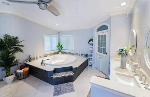 The Creek Resort - Revamped Chic 4BR Haven with Massive Pool, Hot Tub, and Outdoor Space - Foto 10