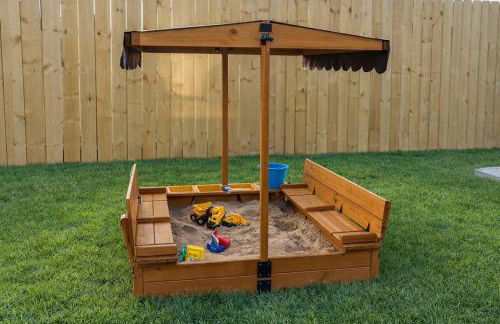 5bd/3ba Family Oasis with Playground and Pool - Foto 23