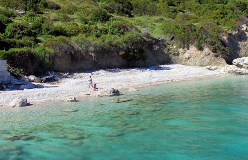 Apartments by the sea Cove Zarace, Hvar - 8778 - Photo 5