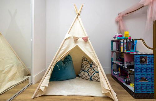 NEW Lux 5BR Villa Near Disney, Knotts, LA, OC with Hot Tub & Games - Photo 62