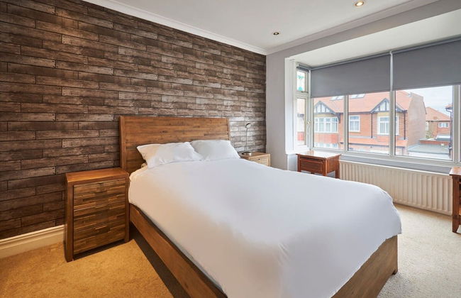 Host Stay Spire View House - Photo 1