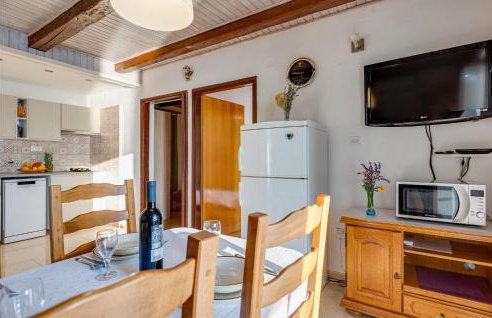 2 Bedroom Nice Apartment In Stara Baska - Foto 4