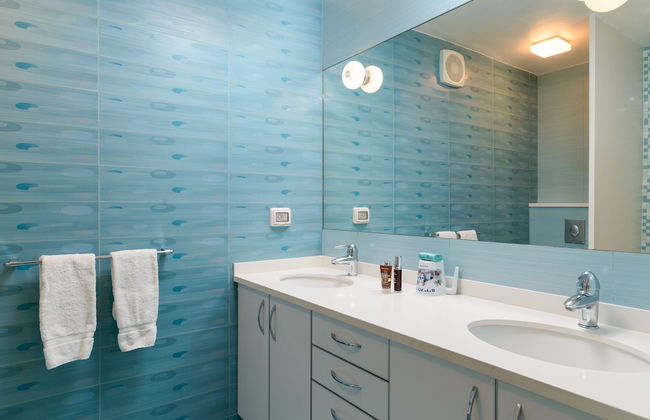 Luxury Duplex with Rooftop by FeelHome - Photo 29