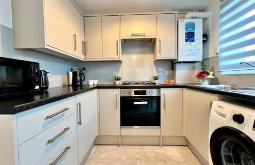 Delightfully decorated cosy two bedroom family home Great transport links to central London - Foto 13