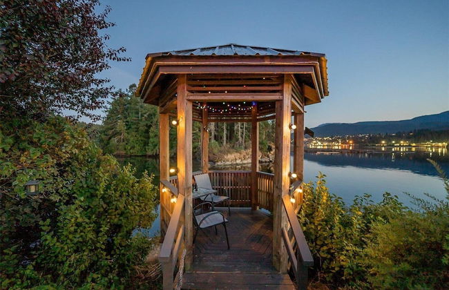 Suite at Trails End Beach House - Photo 17