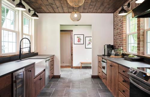 Luxuriously Restored Farm Cabin - Foto 11